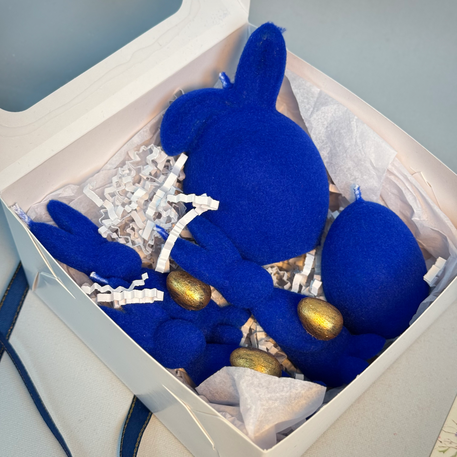 Набор свечей "Пасхальный зайчик" (фигурки кроликов,яйцо) Синий