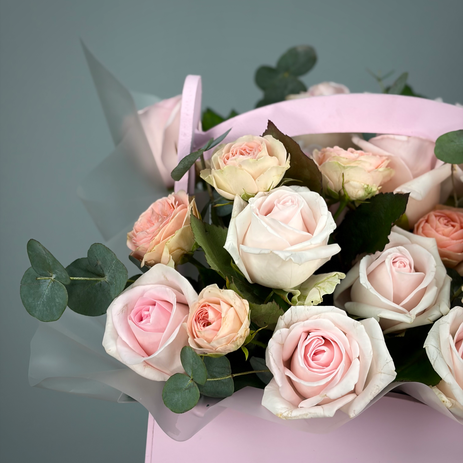 Цветы в ящике Искра чувств