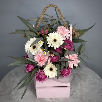 Цветы в ящике Знак валентности