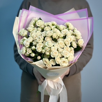 Букет из 21 кустовых кремовых роз