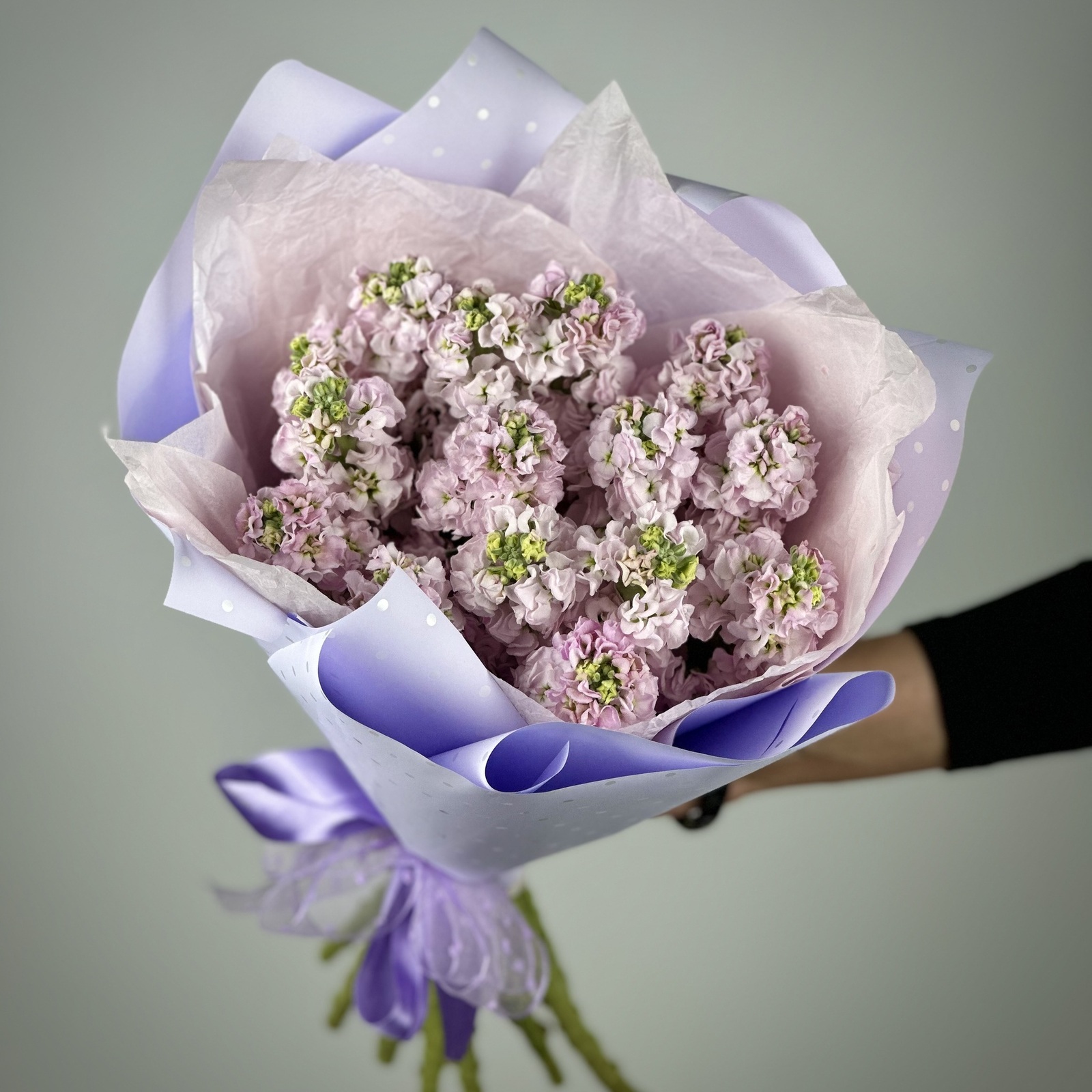 Букет из 15 розовых маттиол