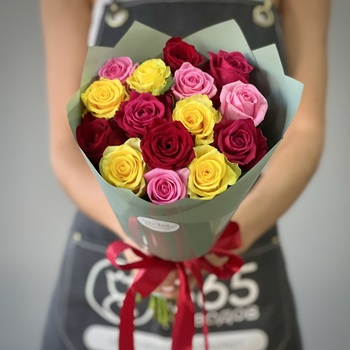 Букет из 15 яркой розы 60 см