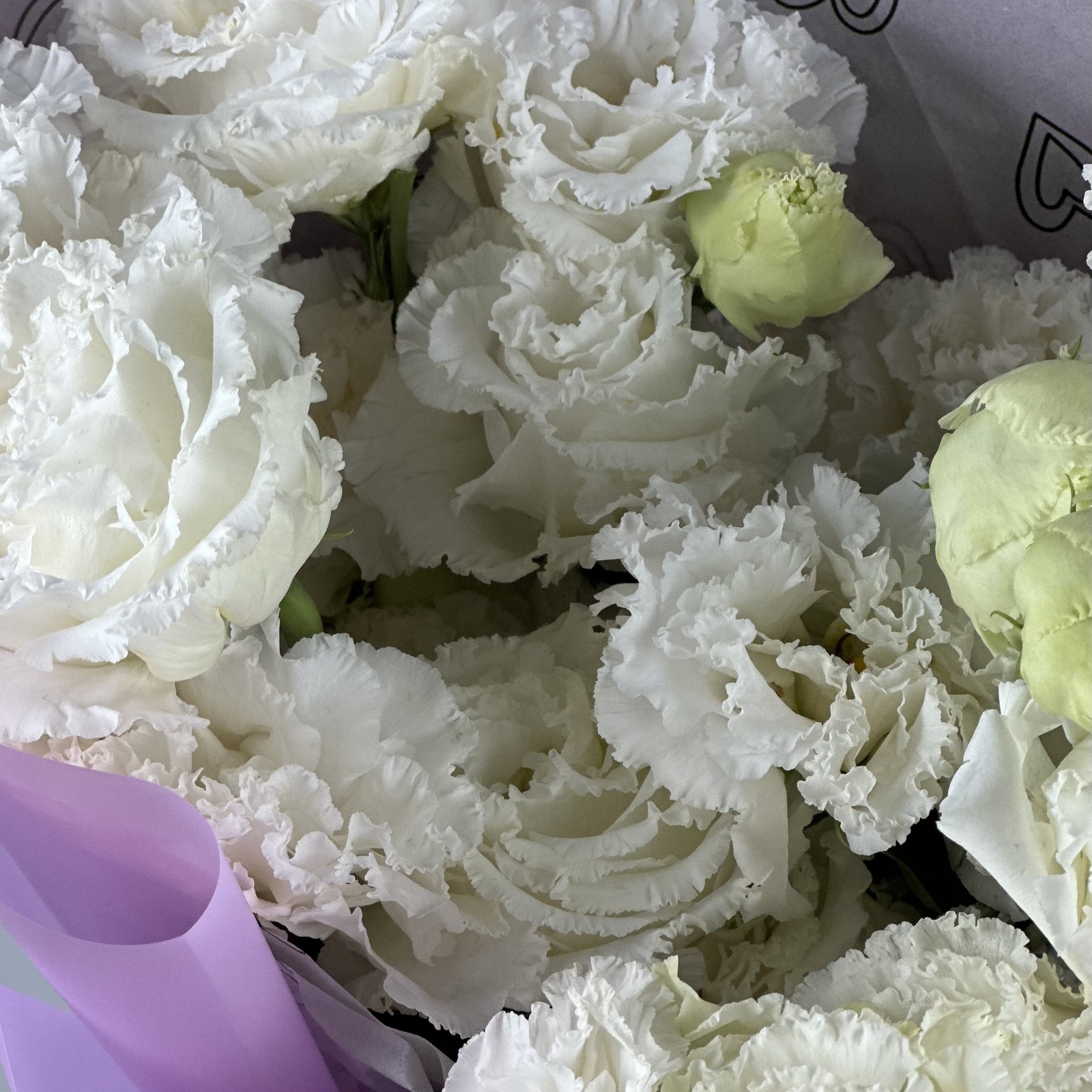 Букет из 9 белых лизиантусов