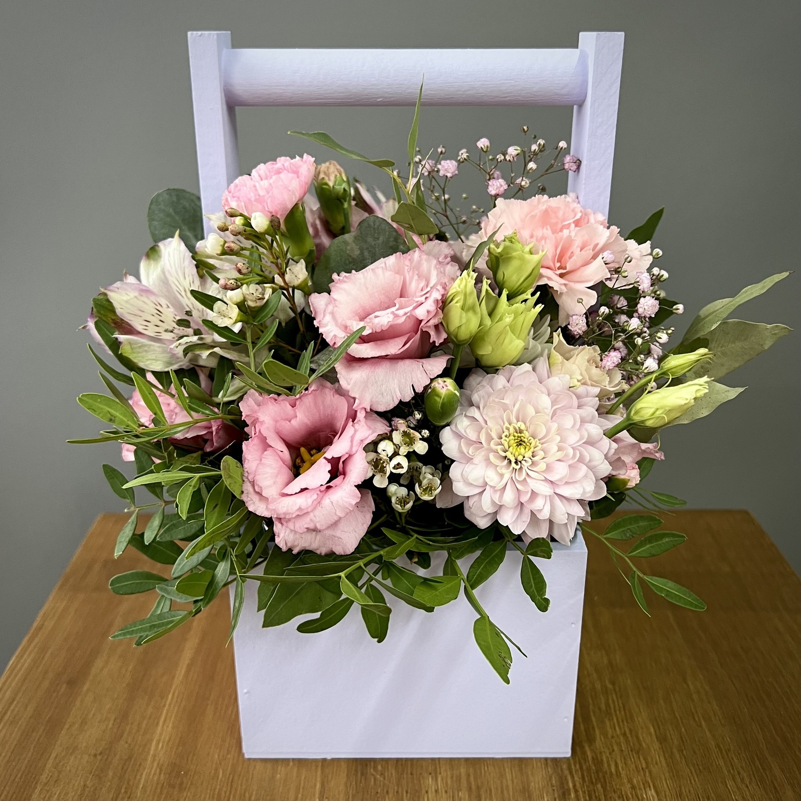 Цветы в ящике Дюймовочка