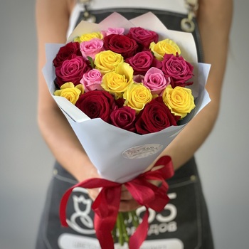 Букет из 21 яркой розы 70 см