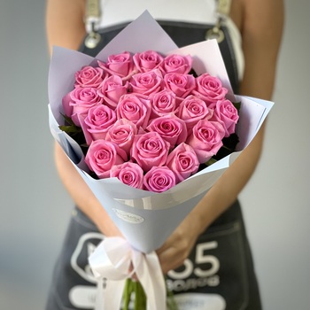 Букет из 21 розовой розы 50 см