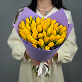 Букет из 41 желтых тюльпанов