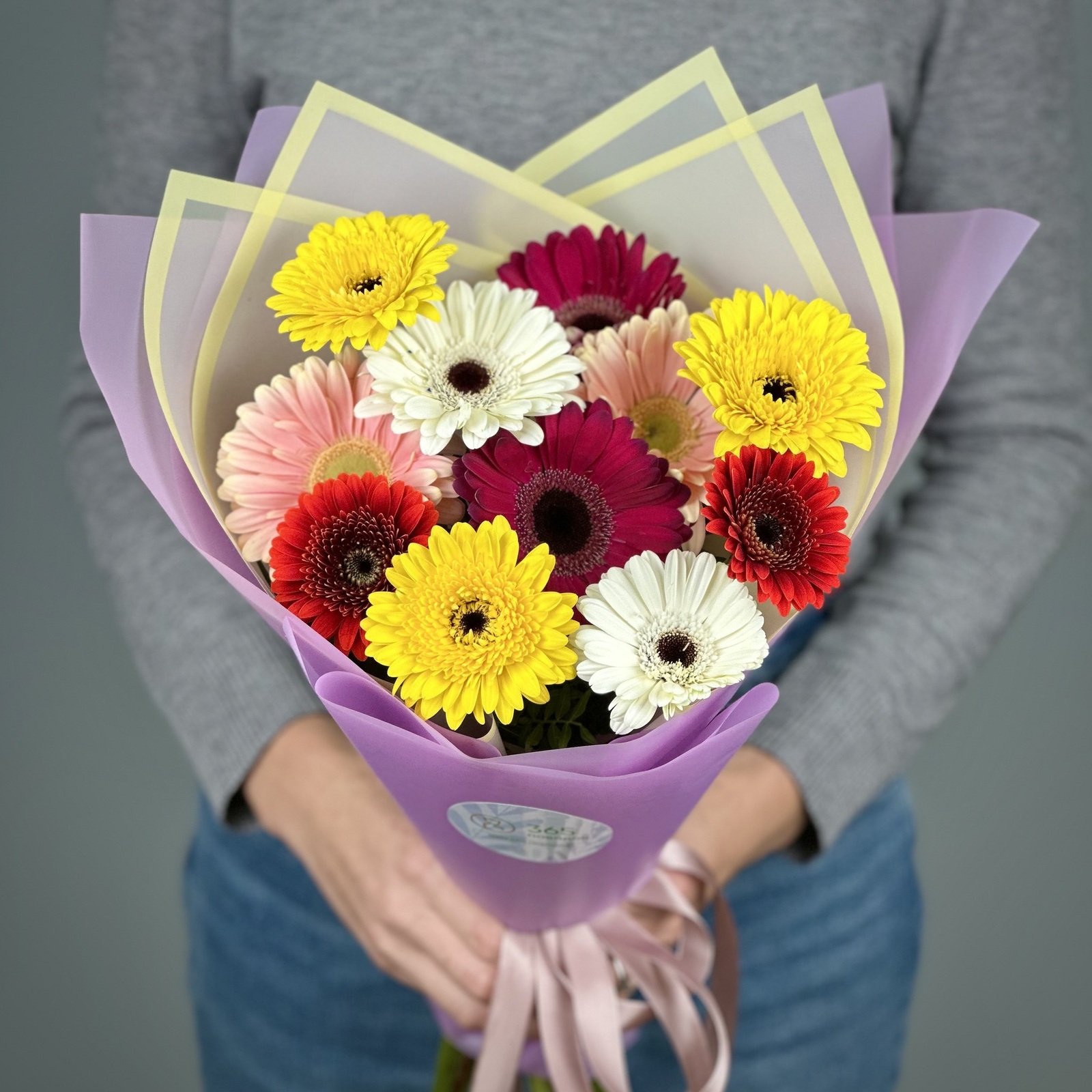 Букет из 11 гербер микс