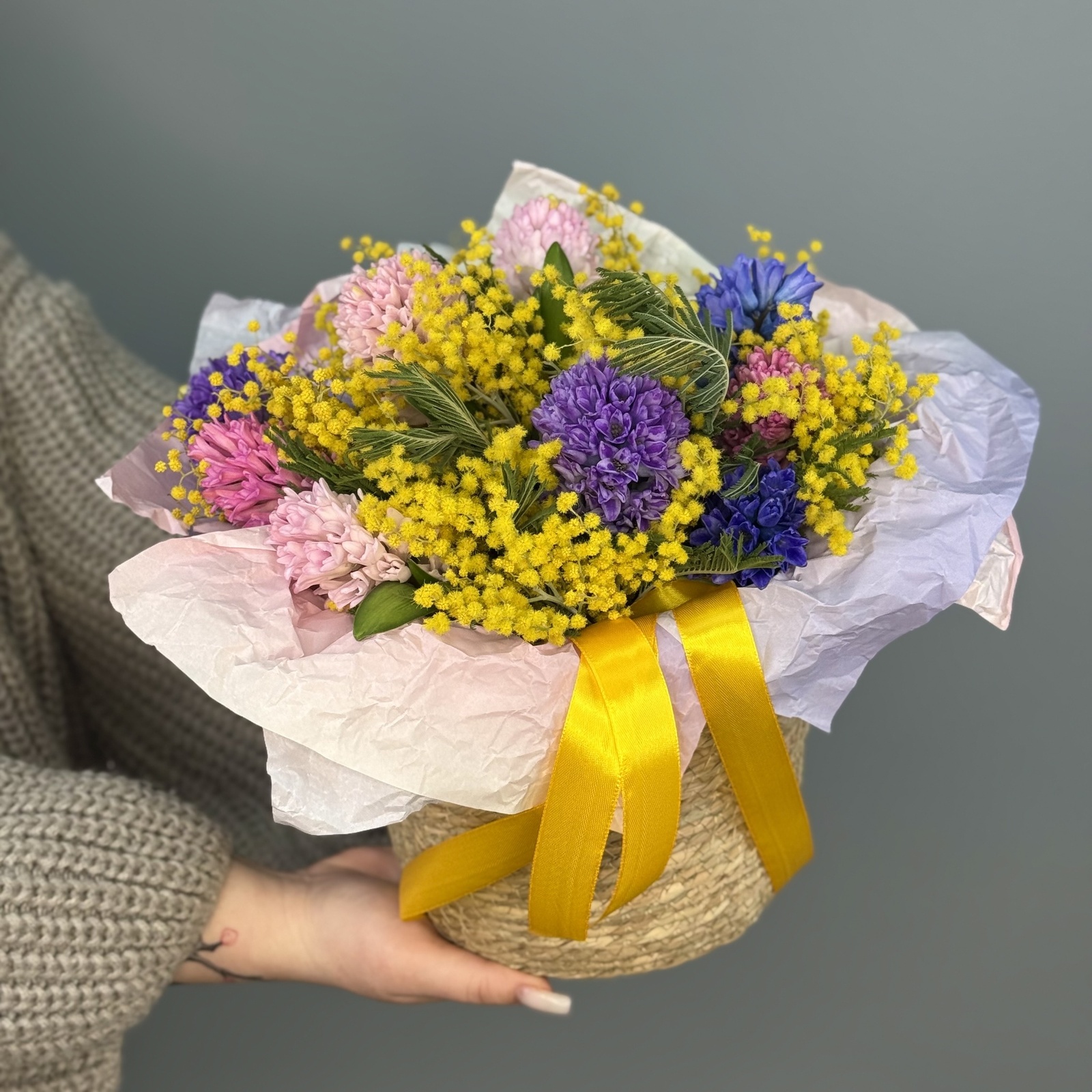 Цветы в корзине Весенний сад