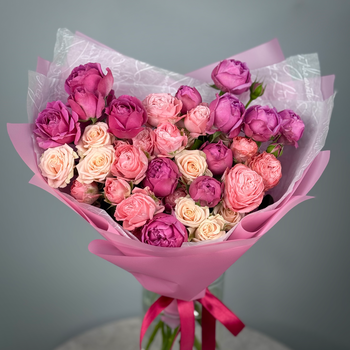 Букет из 9 кустовых пионовидных роз микс