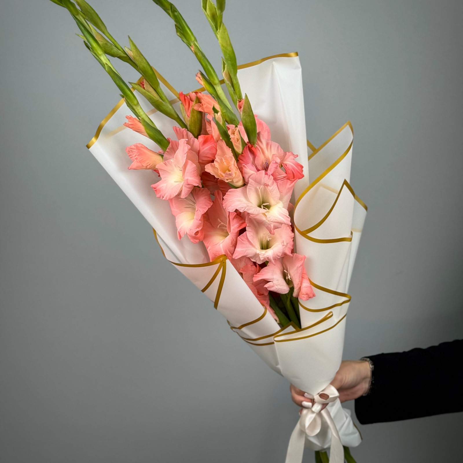 Букет из 5 розовых гладиолусов