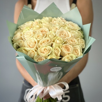 Букет из 51 кремовой розы 40 см