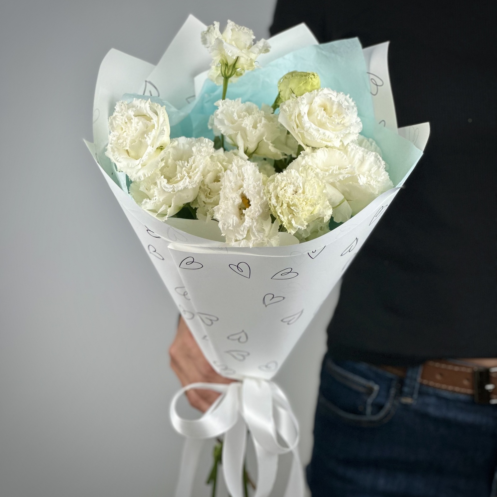 Букет из 5 белых лизиантусов