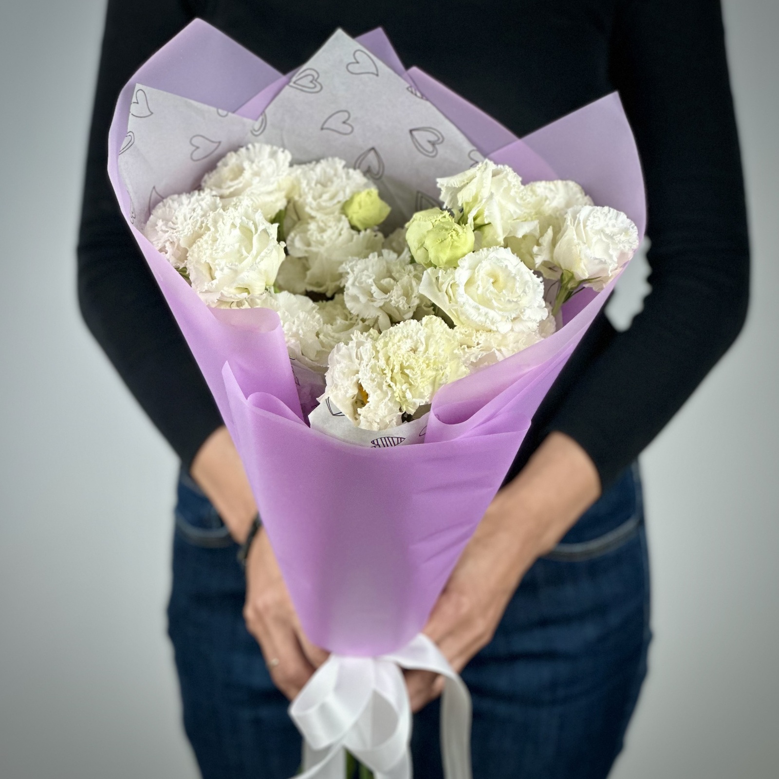 Букет из 9 белых лизиантусов