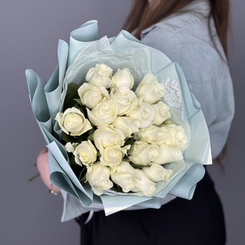 Букет из 21 белой розы Кения
