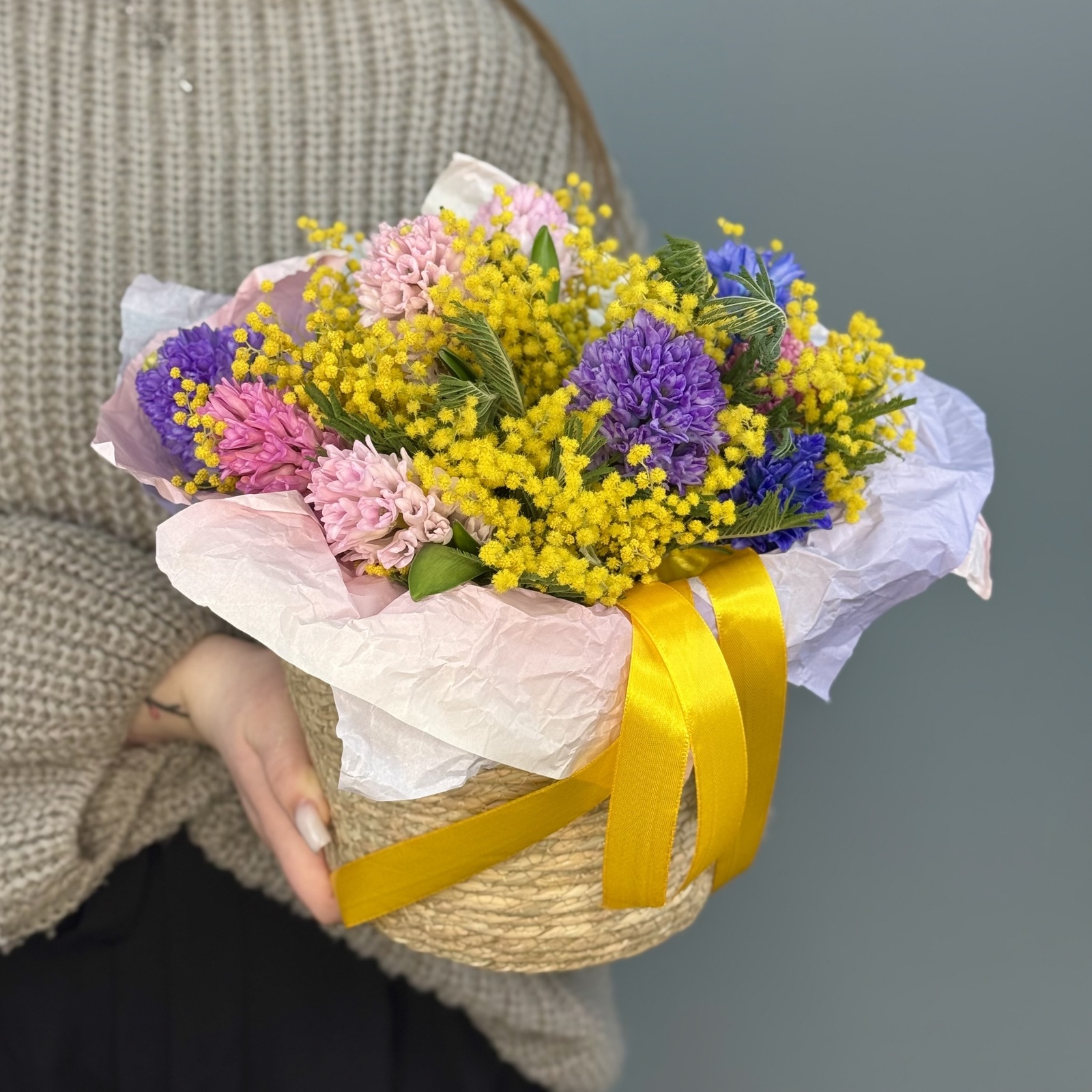 Цветы в корзине Весенний сад