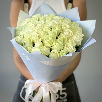 Букет из 51 белой розы 70 см