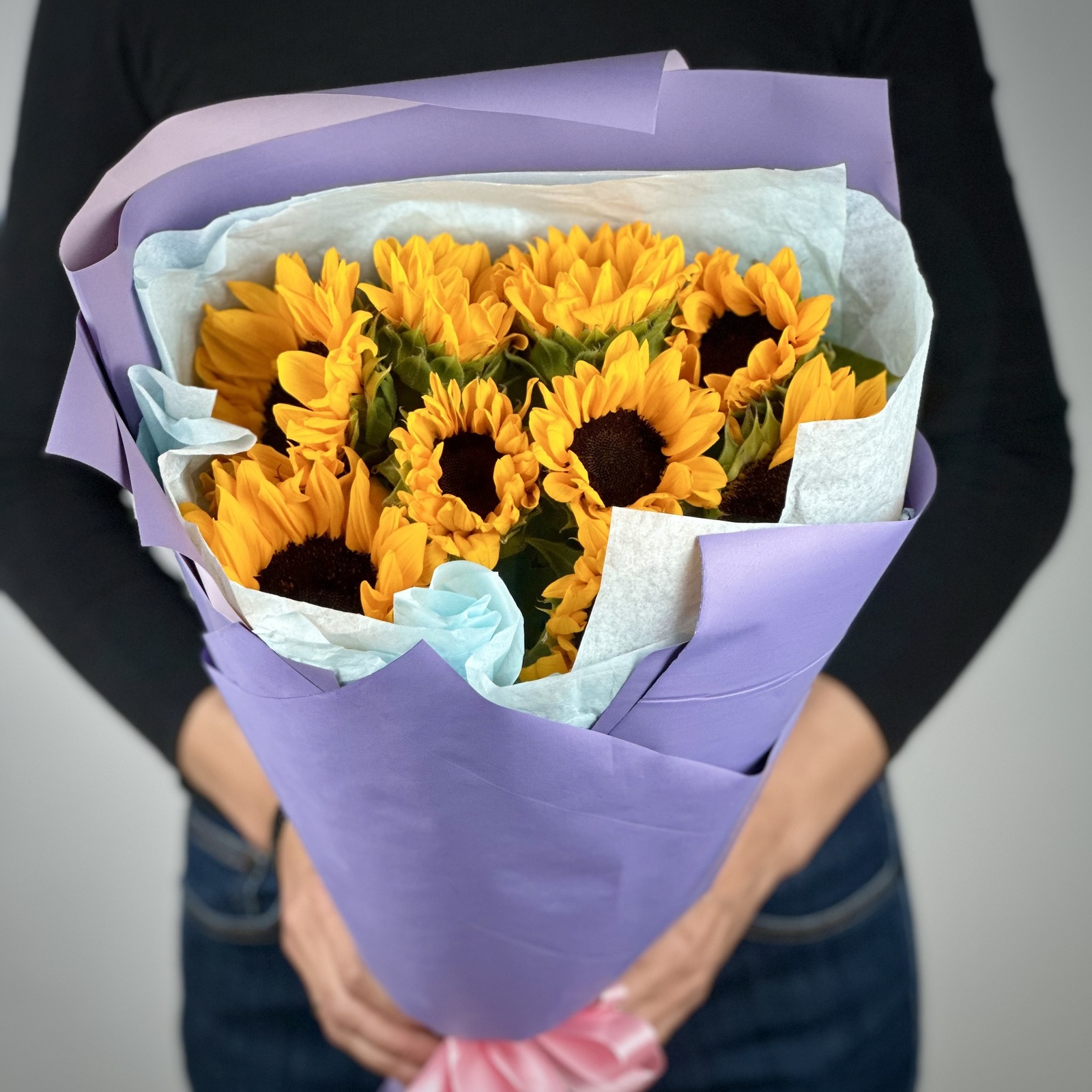 Букет из 9 подсолнухов