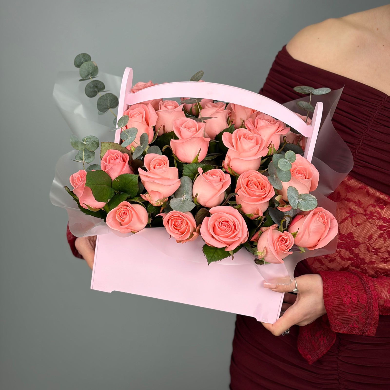 Цветы в ящике Сердце в лепестках