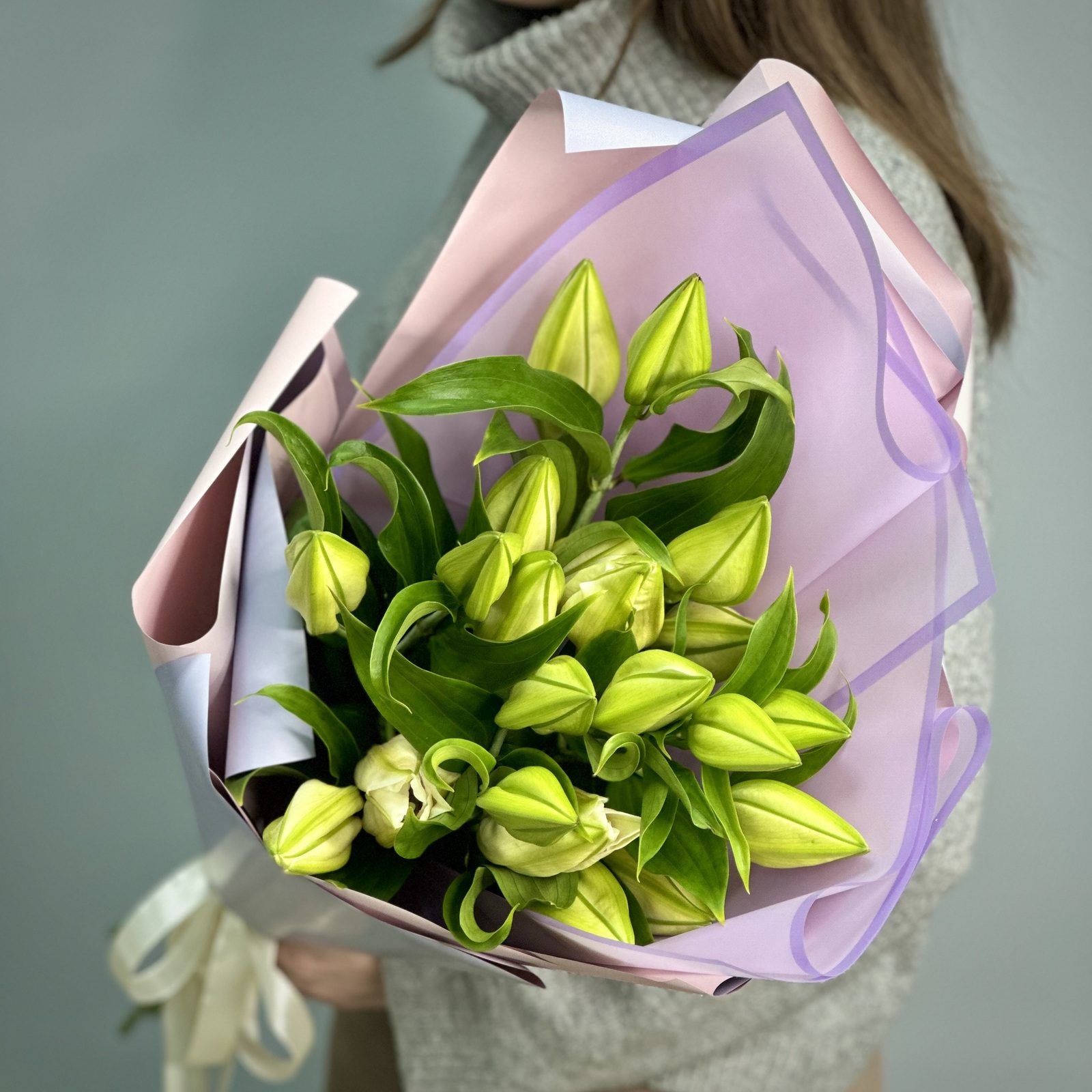 Букет из 5 белых лилий