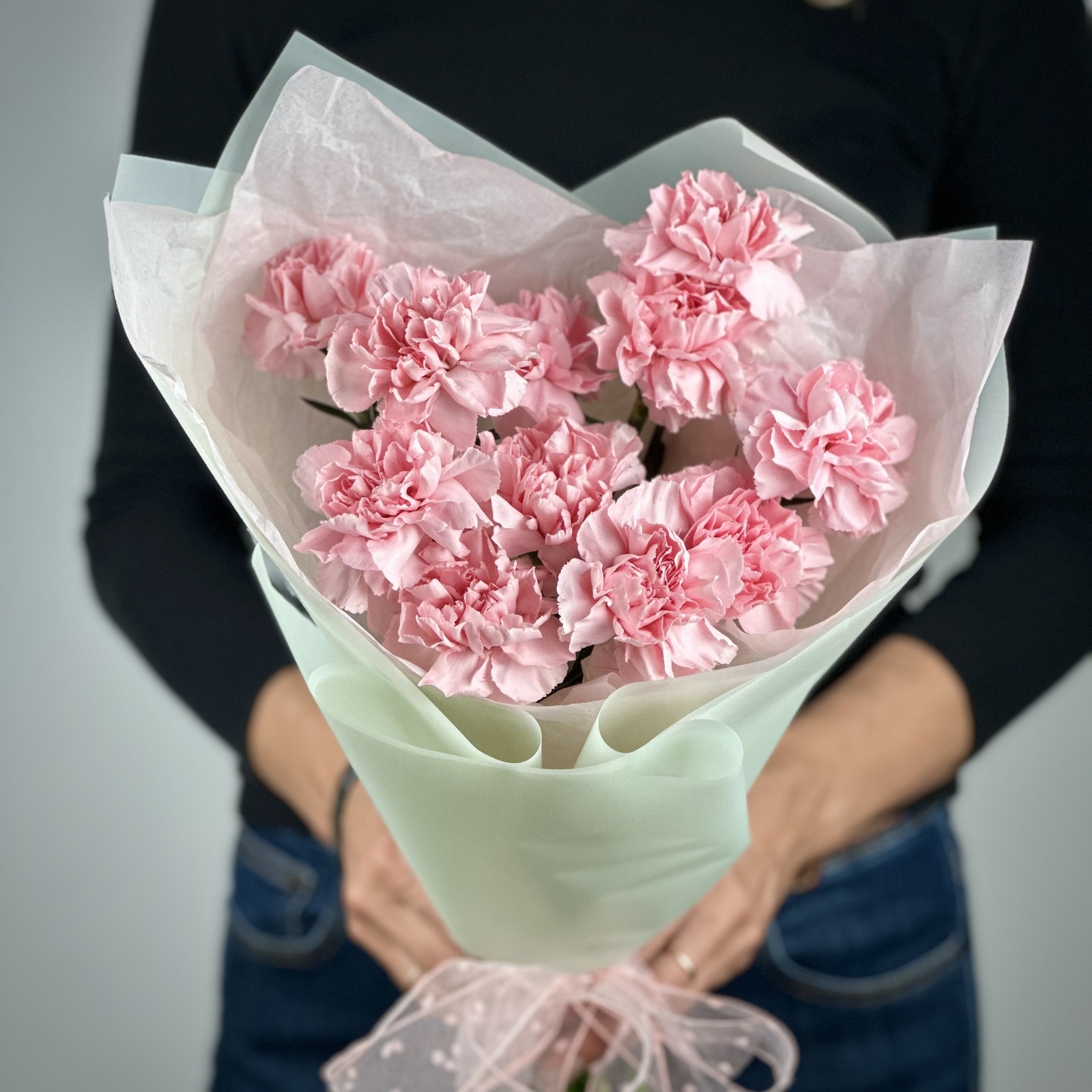 Букет из 11 розовых гвоздик