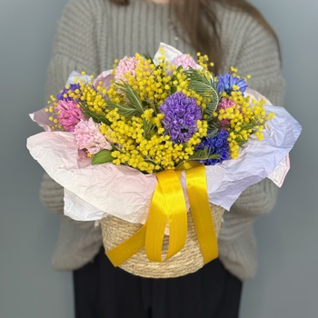 Цветы в корзине Весенний сад