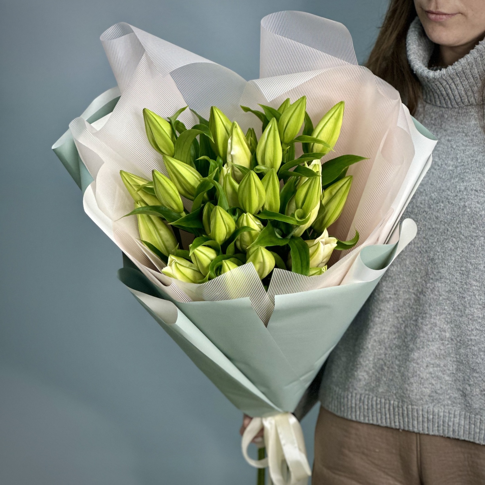 Букет из 7 белых лилий