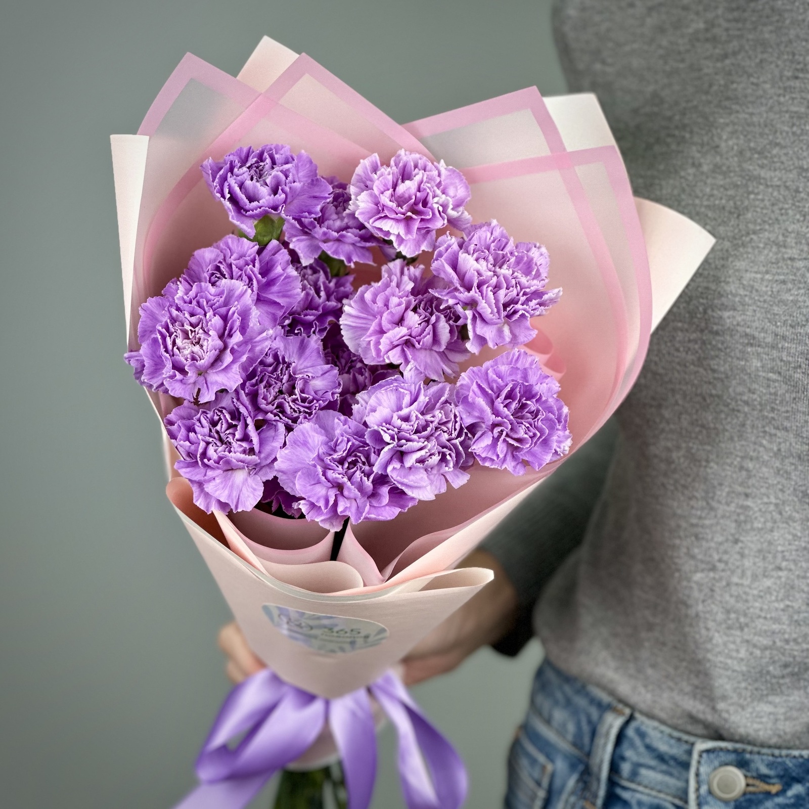 Букет из 15 сиреневых гвоздик