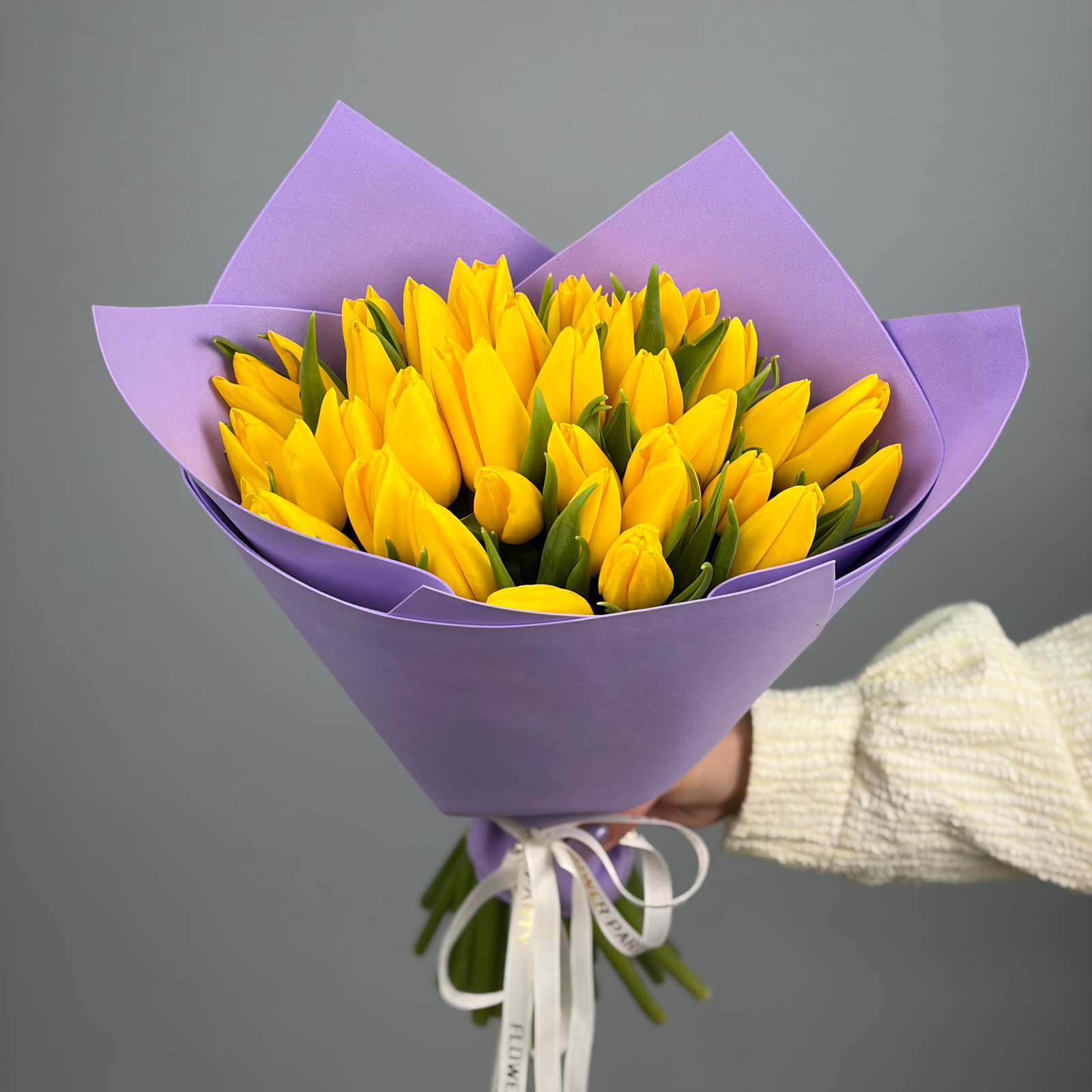 Букет из 31 желтых тюльпанов