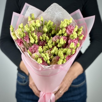 Букет из 9 розовых лизиантусов