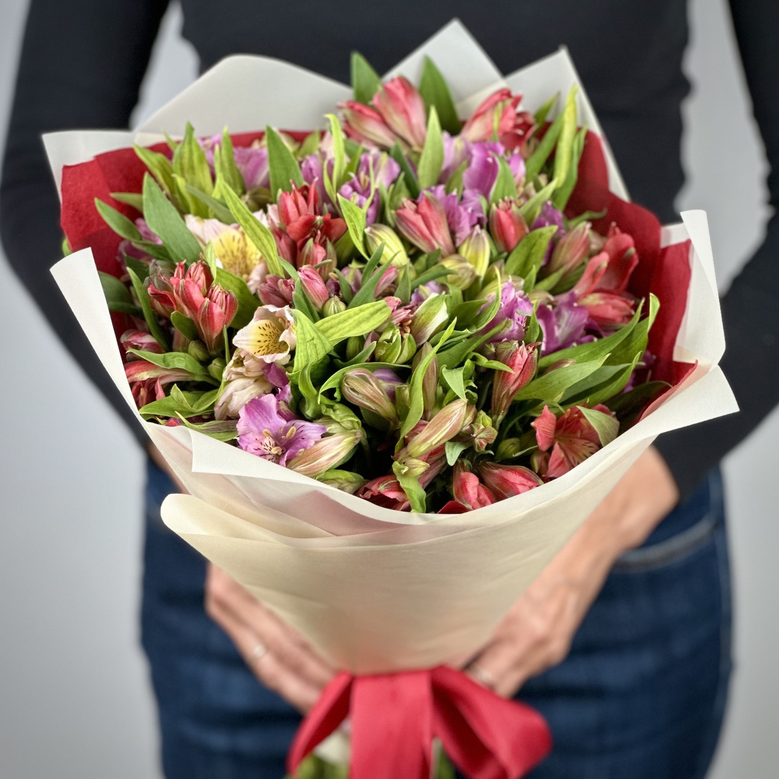 Букет из 25 альстромерий микс